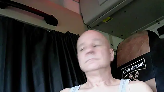 Snapshot of mannohmann5 chatting on April 2026 06:03:01 PM mannohmann5 online show from April 2026 06:03:01 PM