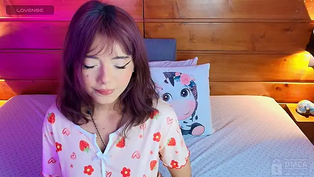 Snapshot of lily_reeds chatting on July 2026 07:38:01 PM lily reeds online show from July 2026 07:38:01 PM