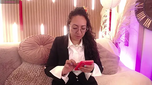 Velvet Curly online show from May 2026 12:35:01 PM