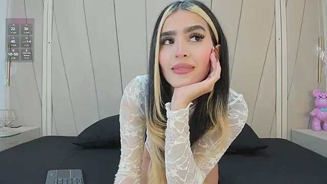 Snapshot of Sofia_mercer chatting on April 2026 04:17:01 AM Sofia mercer online show from April 2026 04:17:01 AM