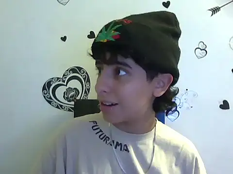 Snapshot of LatinHeatX22 chatting on May 2026 01:33:01 AM LatinHeatX22 online show from May 2026 01:33:01 AM