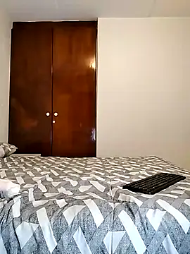Slender012 online show from May 2026 11:46:01 PM