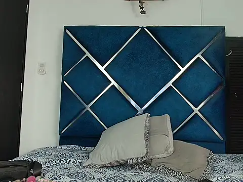 Snapshot of EdwinBoys chatting on April 2026 01:01:02 PM EdwinBoys online show from April 2026 01:01:02 PM