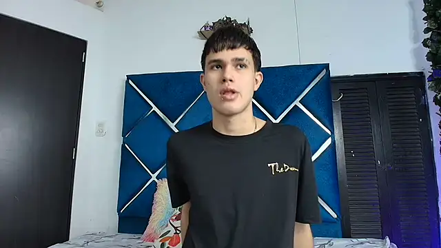 Snapshot of EdwinBoys chatting on June 2026 02:17:02 PM EdwinBoys online show from June 2026 02:17:02 PM