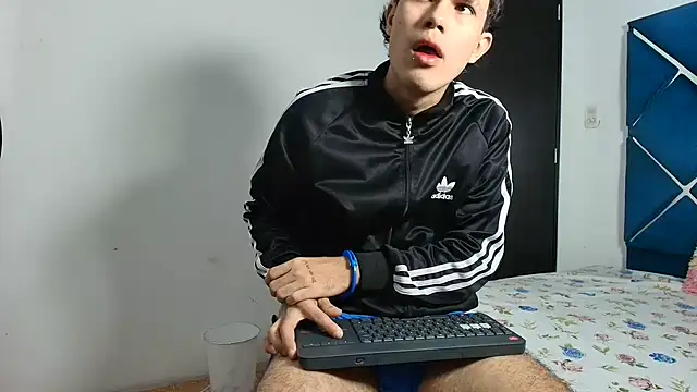 Snapshot of EdwinBoys chatting on June 2026 02:09:01 PM EdwinBoys online show from June 2026 02:09:01 PM