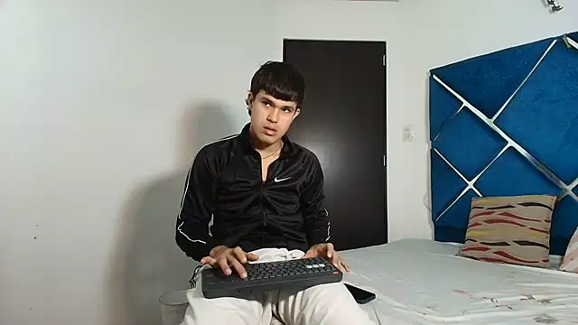 Snapshot of EdwinBoys chatting on July 2026 01:26:01 PM EdwinBoys online show from July 2026 01:26:01 PM