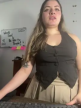 Snapshot of juanitablue chatting on June 2026 05:29:01 PM juanitablue online show from June 2026 05:29:01 PM