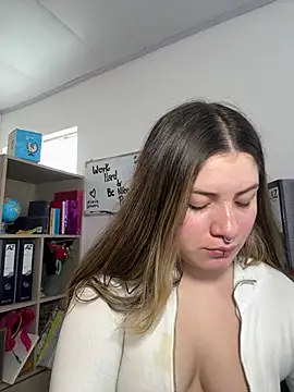 Snapshot of juanitablue chatting on July 2026 05:19:02 PM juanitablue online show from July 2026 05:19:02 PM
