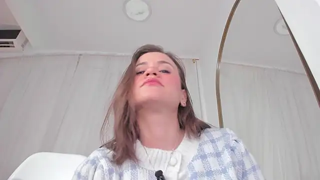 Snapshot of The_Essentials chatting on April 2026 07:03:01 PM The Essentials online show from April 2026 07:03:01 PM