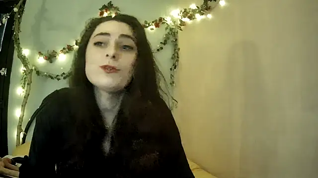 missclochette online show from April 2026 12:00:02 PM