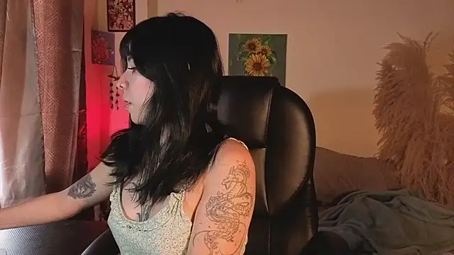 GaiaJonness online show from April 2026 05:50:01 PM