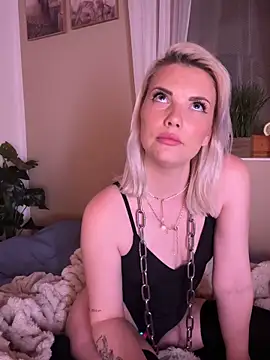 CuteMayaa online show from April 2026 07:58:02 PM