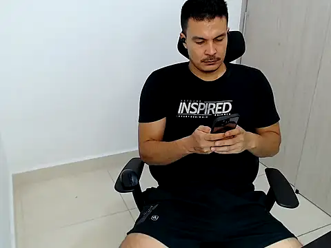 Snapshot of Galindo_30 chatting on April 2026 01:45:02 PM Galindo 30 online show from April 2026 01:45:02 PM