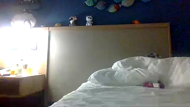 Snapshot of Dicksee_Left chatting on June 2026 07:00:02 PM Dicksee Left online show from June 2026 07:00:02 PM