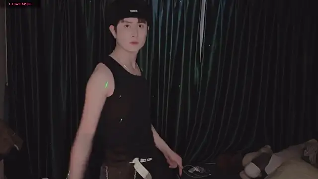 Zz YuunaSSquart zZ online show from April 2026 12:59:01 PM