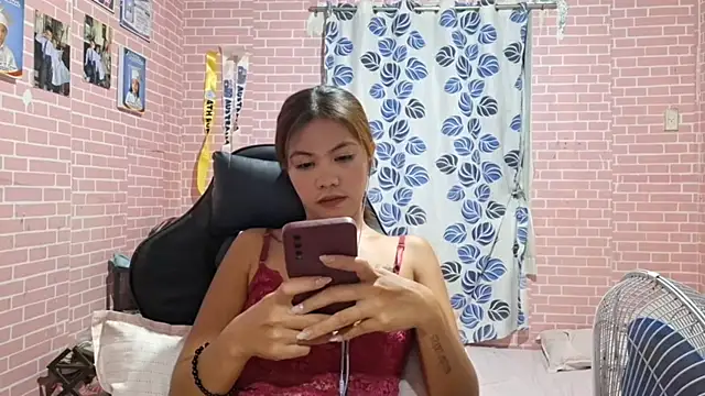 KennaParee online show from April 2026 02:20:01 PM