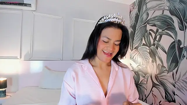 Marilyn Mulata online show from July 2026 02:43:01 PM