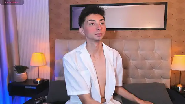 Snapshot of harry_salvatore chatting on June 2026 03:08:01 AM harry salvatore online show from June 2026 03:08:01 AM