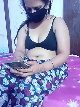 binnik216 online show from April 2026 06:58:01 PM