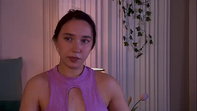 Suzaneey online show from June 2026 07:12:02 PM