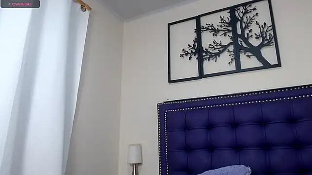lunadreadd online show from May 2026 11:54:01 PM