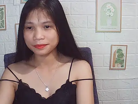 -Lucie-e online show from May 2026 04:13:02 PM