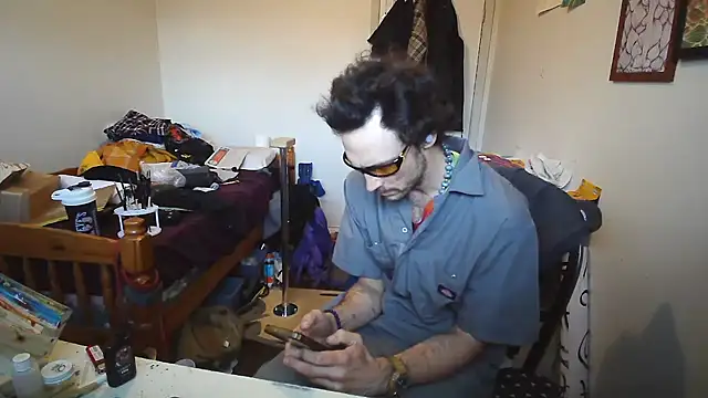 JohnnyMoves online show from May 2026 11:21:02 PM