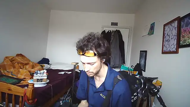 JohnnyMoves online show from May 2026 08:28:02 PM