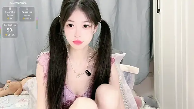 XiaoMei-iiiiii online show from May 2026 06:40:01 AM