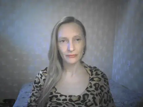 LunaBelle8 online show from April 2026 05:15:02 PM