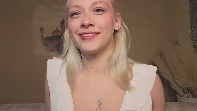 KaraLiin online show from May 2026 04:24:01 PM