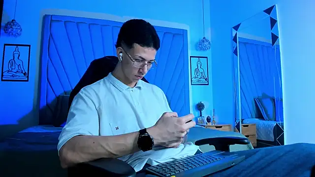 OliverThompsonJS online show from June 2026 04:39:02 AM