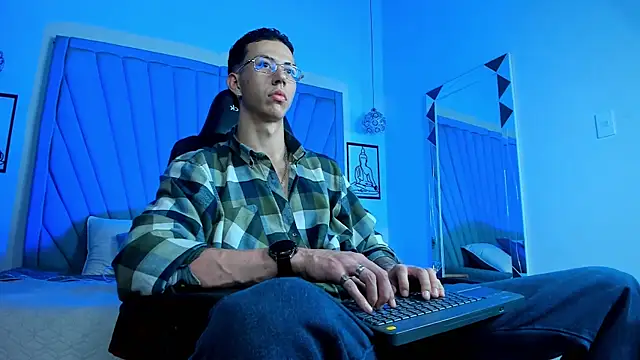 OliverThompsonJS online show from June 2026 05:12:02 AM