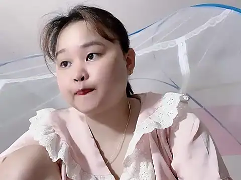 Snapshot of NhungNhun789 chatting on May 2026 08:08:02 AM NhungNhun789 online show from May 2026 08:08:02 AM