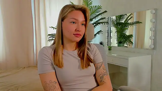 FidelaMendolia online show from April 2026 09:57:02 AM