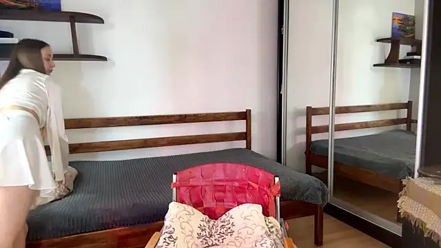 LessieKeisker online show from May 2026 10:53:02 AM