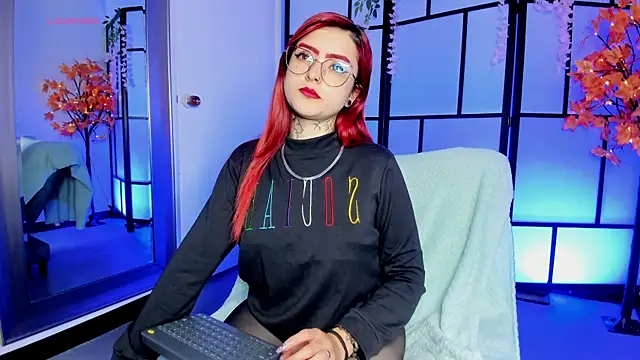 Snapshot of zara_rouxx_ chatting on May 2026 12:56:02 PM zara rouxx online show from May 2026 12:56:02 PM
