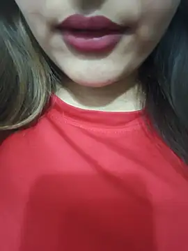 Tiiyaaa online show from May 2026 08:09:01 AM