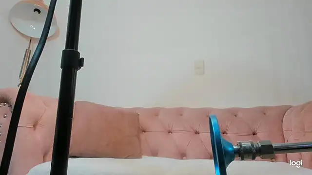 Melaniie Hill online show from May 2026 03:51:01 PM