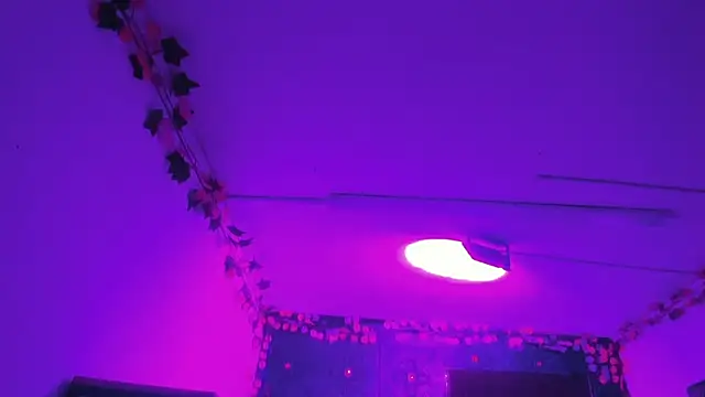 LilaVelvet online show from May 2026 08:38:02 PM