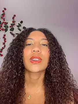 Snapshot of Daphnne_Curly chatting on July 2026 03:34:02 AM Daphnne Curly online show from July 2026 03:34:02 AM