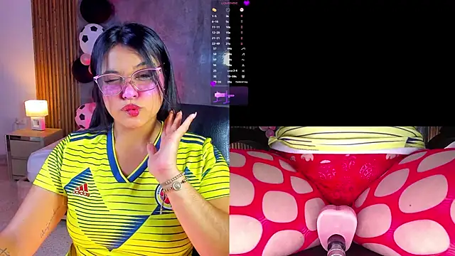 LuciaReid online show from July 2026 12:53:01 PM