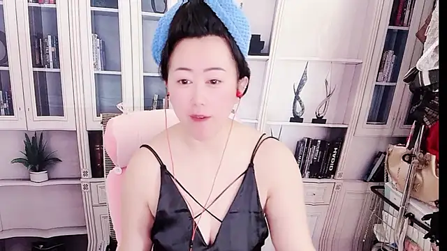 LXU9 online show from May 2026 05:05:01 AM