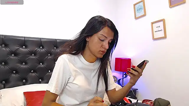SussanTS online show from May 2026 01:26:01 PM