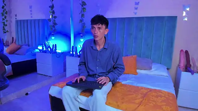ARIANA CRI-X online show from April 2026 12:30:01 PM