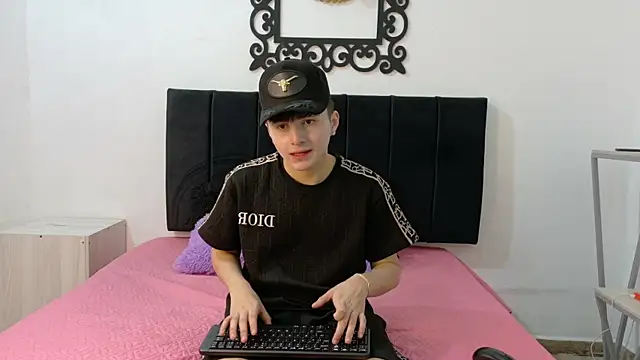 Snapshot of LunayDream chatting on July 2026 11:58:02 AM LunayDream online show from July 2026 11:58:02 AM