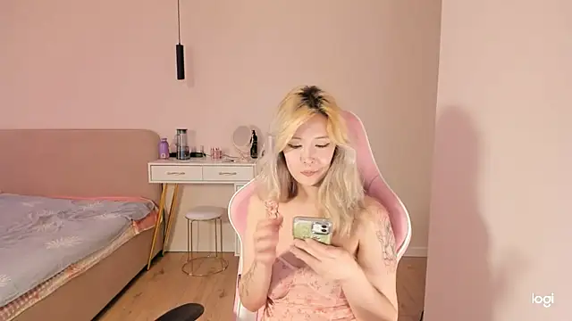 Snapshot of kitsuneari chatting on May 2026 07:28:02 AM kitsuneari online show from May 2026 07:28:02 AM
