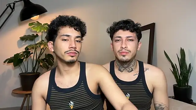 Snapshot of Noah_and_Steven chatting on June 2026 02:13:02 AM Noah and Steven online show from June 2026 02:13:02 AM