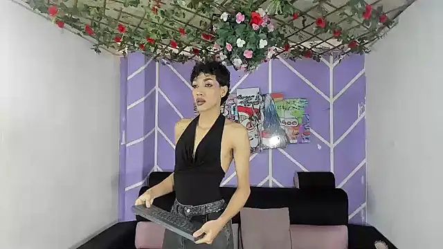 Snapshot of DAHNE_HOT_ chatting on June 2026 01:13:02 PM DAHNE HOT online show from June 2026 01:13:02 PM