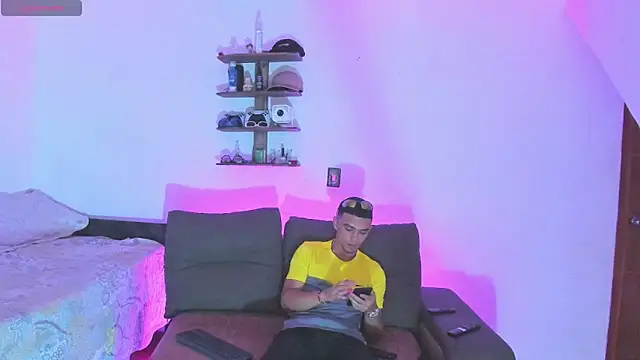 Teo Rave online show from May 2026 12:04:02 AM